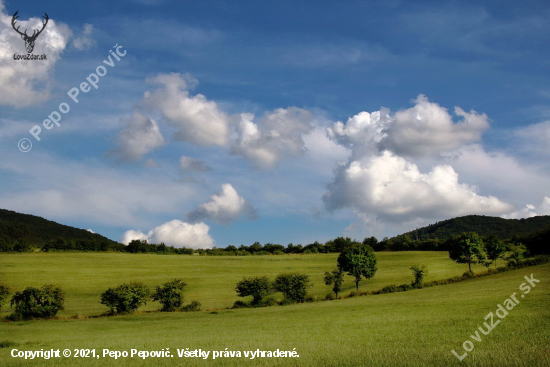 na horizonte sa tvoria oblaky