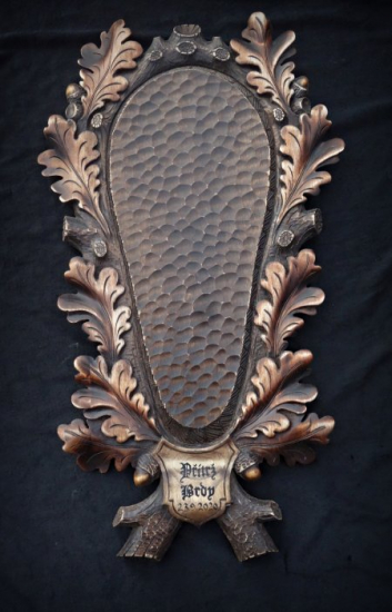 Podložka pod jelení trofej