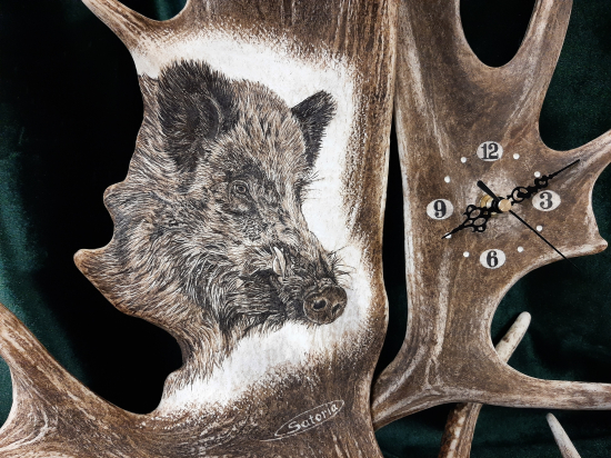 Hodiny z daňčích lopat