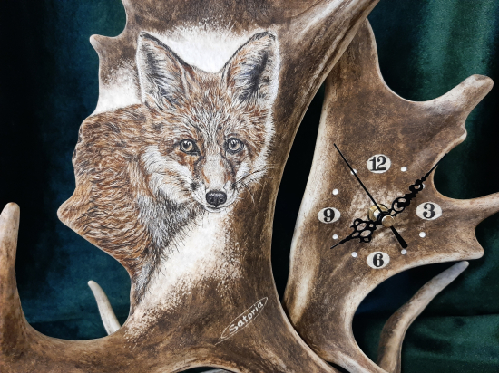 Hodiny z daňčích lopat