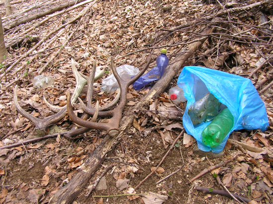 .... zbierajme okrem zhodíkov aj odpad po........