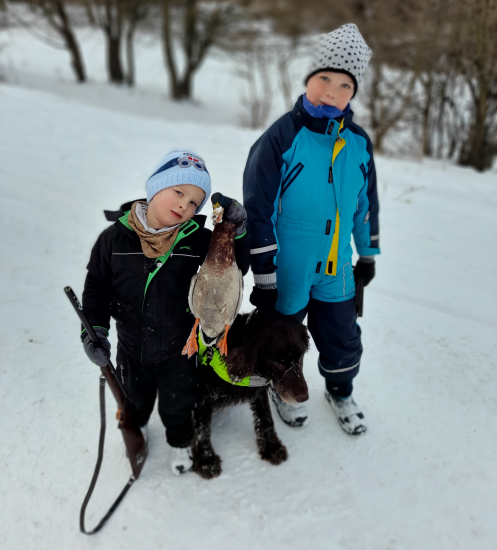 Starši syn kynológ,mladší zase poľovník . Poľovníctvo má zmysel ❤