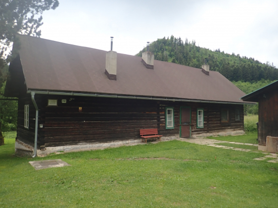 Už stará chata Podzamčiská