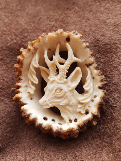 Perlovany srnček...kravata