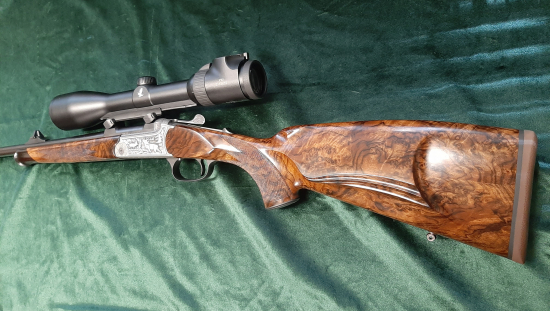 Nové zapažbení Blaser K 95, moje práce.