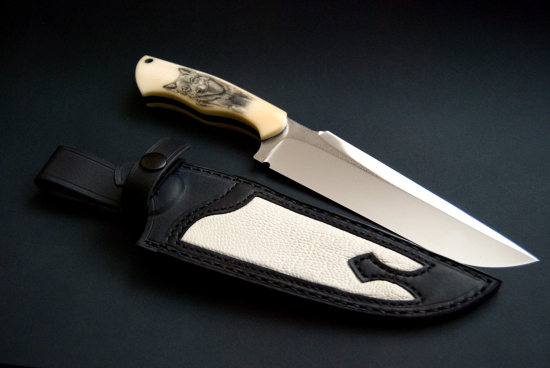 Lovecký tesák-Biely Tesák