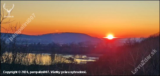 západ nad rybníkom ...