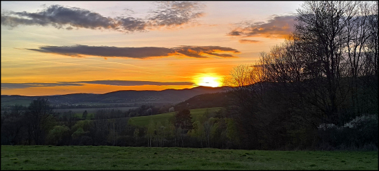 jarný podvečer ...