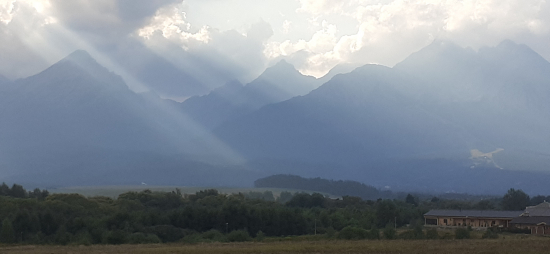 Čakanie na dáždik pod V.Tatrami.