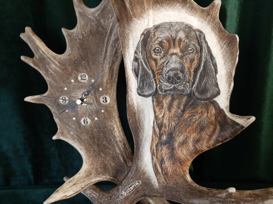 Hodiny z daňčích lopat - na přání - bavorský barvář