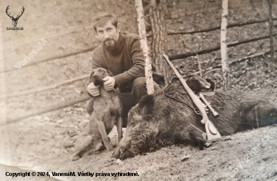 Starký so svojou farbiarkou a slušným úlovkom