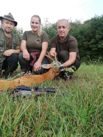 Vydareny lov s hostom.