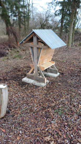 Samokrmítko na jádro