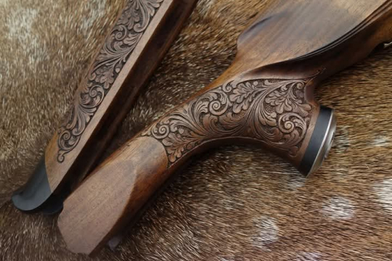 Tvarová úprava a zdobení pažby na Brno Express