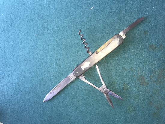 100 r. Nájdený na zámku v