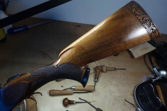 Práce na úpravě pažby Baikal