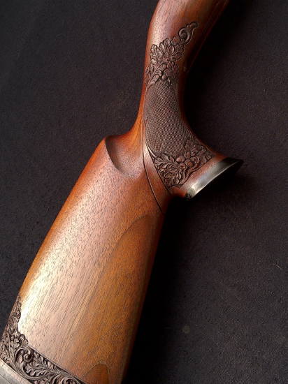 Zdobení a úprava fasády pažby CZ 550