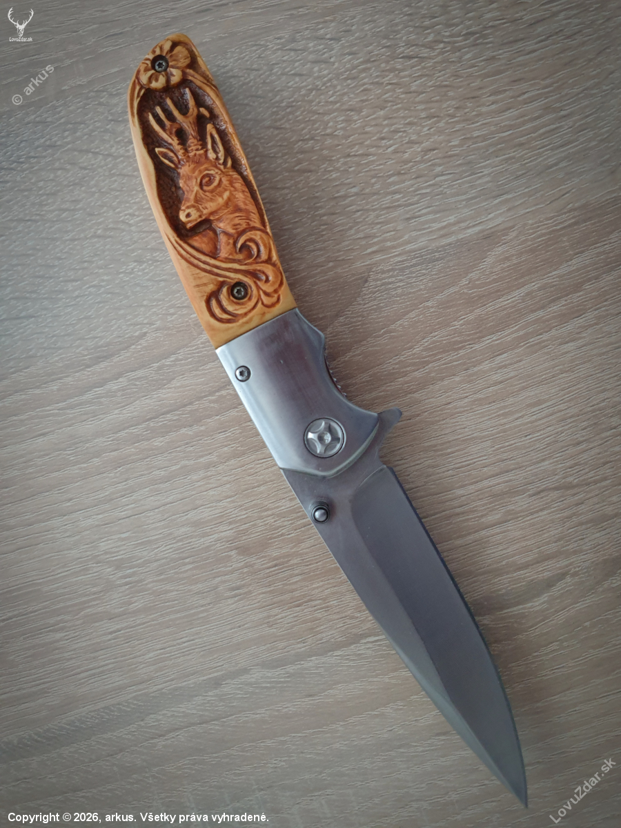 Zatvárací so srncom