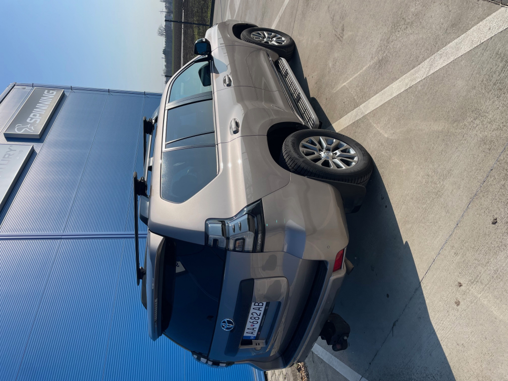 TOYOTA LAND CRUISER MY23 Executive 2,8 D‐4D (204 k)