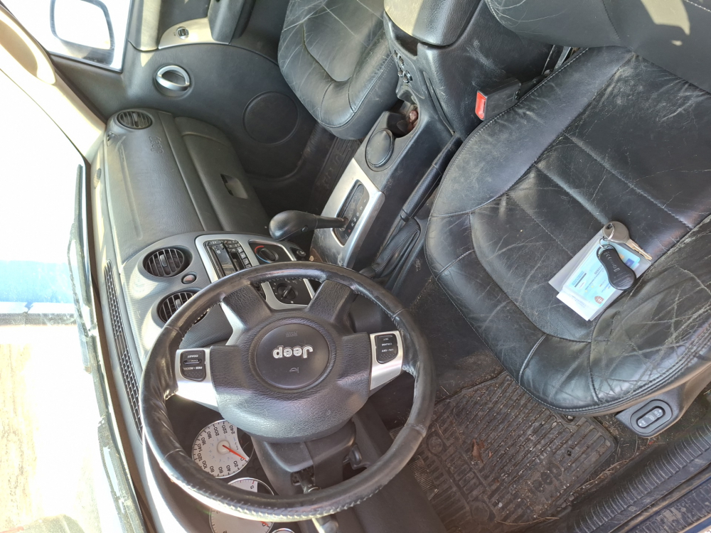 Predám JEEP CHEROKEE 2776 cm3/110KW r.v.2003