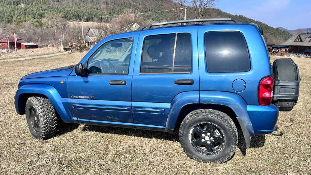 Predám JEEP CHEROKEE 2776 cm3/110KW r.v.2003