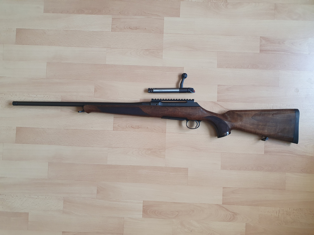 Nová guľovnica Sauer 101 (kal. 7x64) v dreve – Závit na tlmi